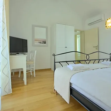 Fabulous Zelda With Pool Near The Vila *