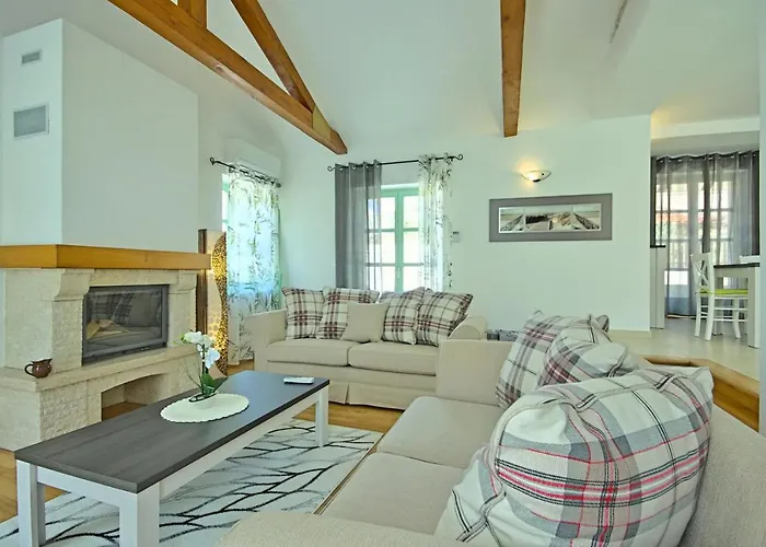 Villa Fabulous Zelda With Pool Near The
