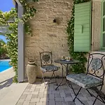 Fabulous Zelda With Pool Near The Medulin