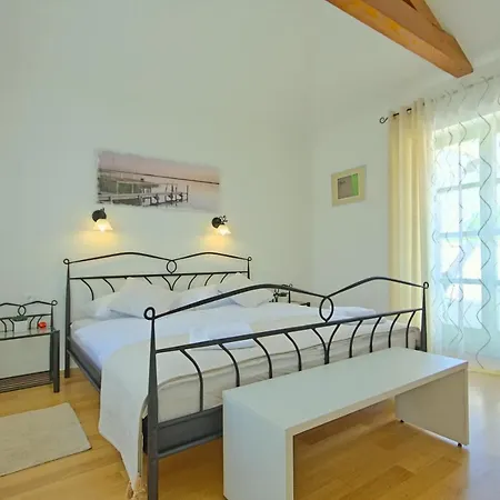 Zelda Villa *