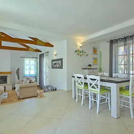 Zelda Villa